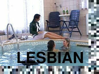 babes, lesbisk, trekant, svømmebasseng, fetisj, vill