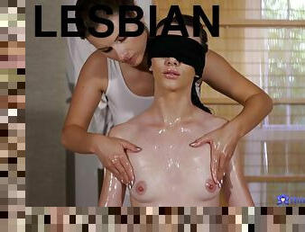 aasialainen, isot-tissit, pillu-pussy, lesbo-lesbian, lelu, hieronta, tsekki, eroottinen, tatuointi, silmäside