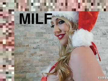 Arousing blonde MILF Brett Rossi dirty sex clip