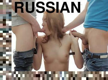 rus, bir-deri-bir-kemik, kocaman-yarak, genç, üç-kişilik-grup, azgın, güzel, yarak