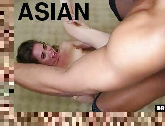 asiatiche, tettone, pompini, cazzi-enormi, interraziali, giovanissime, pornostar, trio, rapporti-orali, piccole