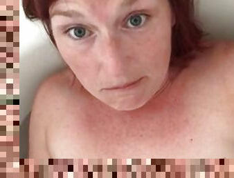 baignade, gros-nichons, poilue, amateur, milf, jouet, maman, rousse, européenne, britannique