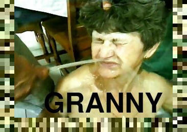isot-tissit, isoäiti, karvainen, vanha, pissaaminen, anaali, kypsä, suihinotto, isoäiti-granny, vuosikerta