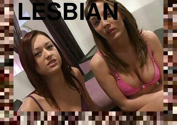 lesbian-lesbian, remaja, mainan, berambut-cokelat, realitas