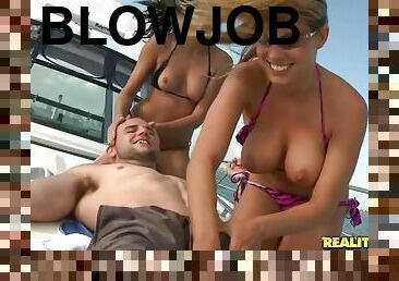 gros-nichons, en-plein-air, anal, babes, fellation, trio, blonde, bout-a-bout, bikini, brunette