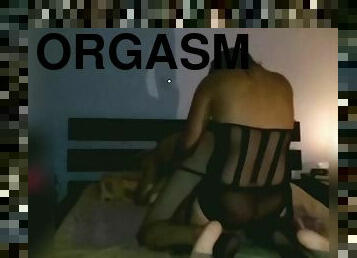 orgasmi, vibratori-fissabili-al-corpo, mogli, amatoriali, rapporti-anali, mammine-mature, videocamera, culo, telecamere-nascoste