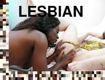 Big Tits Lesbian Facesitting Ebony Babe