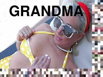 gros-nichons, grand-mère, granny, énorme-bite, fellation-profonde, point-de-vue, jeune-18, blonde