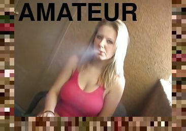 gros-nichons, amateur, ados, blonde, fumer