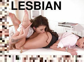 perawat, rusia, lesbian-lesbian, jenis-pornografi-milf, stocking-stockings, pakaian-dalam-wanita, tidak-biasa, berambut-cokelat, tato, hak-tinggi