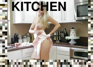 kuchyňa, blondýna