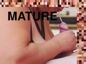gros-nichons, masturbation, amateur, mature, fellation, milf, latina, branlette, massage, belle-femme-ronde