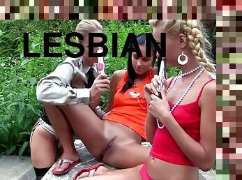 en-plein-air, pisser, lesbienne, jouet, branlette, trio