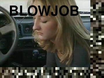 fellation, ejaculation-sur-le-corps, voiture, point-de-vue, blonde, mignonne, sucer