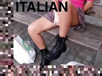 allaperto, giovanissime, sottane, mutandine, arrapate, italiani