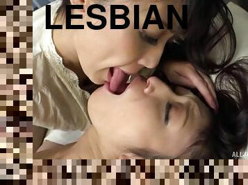 азиатки, большие-сиськи, колготки, киска, лесбиянки, японки, целуются