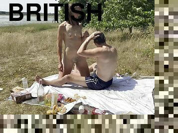 A British Posh Picnic P3