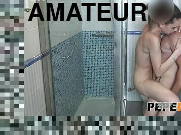 Amateur Dude Gets A Sexy Surprise In The Shower. Sex With Anita Teen!