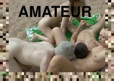 Amateur is sucking dick on the beach