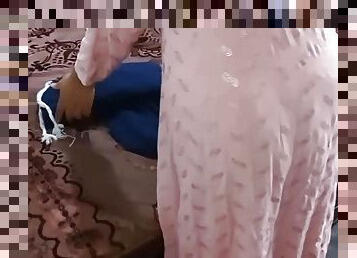 Hot Desi Wife ko Husband na kapra set karta howa choda, Desi Wife and hot Husband Sex video