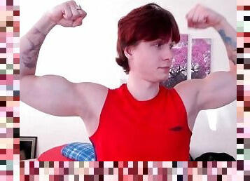 Flex biceps