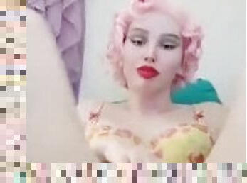 ts pink haired marilyn monroe