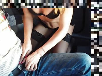 The accidental passenger of the taxi did not pay the ticket, but she did not mind having sex with the driver for giving her a