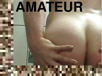 masturbation, public, amateur, britannique, solo, salle-de-gym, trou-du-cul, tatouage