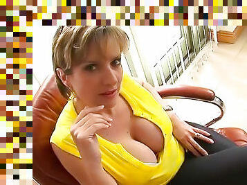 tettone, mammine-mature, tettone-busty, scene-di-sesso-con-vestiti