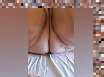 gros-nichons, grosse, vieux, orgasme, chatte-pussy, mature, granny, milf, belle-femme-ronde, joufflue