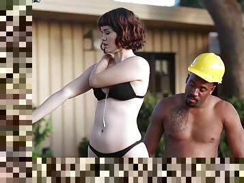 Black construction worker fucks a pale slut by the pool