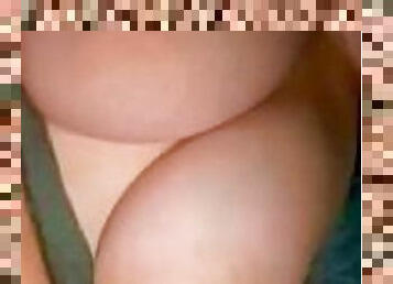 gros-nichons, mamelons, amateur, milf, ados, maman, belle-femme-ronde, joufflue, point-de-vue, mère