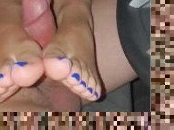 GF’s FOOTJOB MAKES ME EXPLODE WITH CUM ???? MORE ON OUR ONLY FANS (feet_content4u)