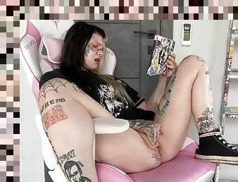 Tattooed teen girl watching Bonnie Rotten's porn and masturbating