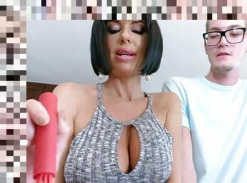 tettone, mamma-e-ragazzo, pompini, eruzioni-di-sperma, cazzi-enormi, mammine-mature, hardcore, pornostar, mamme, gole-profonde