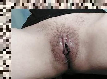 clitoris, paroasa, pisandu-se, pasarica, tasnit, amatori, facut-acasa, slobozita, solo, uda