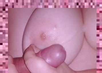 tetas-grandes, pezones, orgasmo, amateur, chorro-de-corrida, paja, pareja, corrida, rubia, tetas