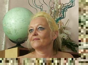 Shaggy mother in law sex with photographer