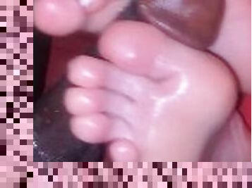 Cumming on gf soles