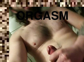 masturbation, orgasme, amateur, ejaculation-sur-le-corps, énorme-bite, gay, solo, bisexuels, tatouage, bite