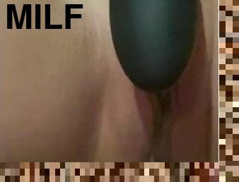 Hot MILF using womanizer sex toy until she squirts and cums. Must watch !!!