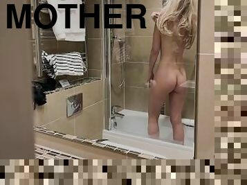 culi, bagno, mamma-e-ragazzo, amatoriali, mamme, videocamera, scene-rubate, voyeur, madri, beccati