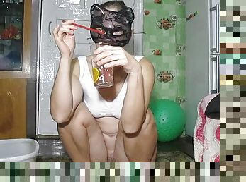 anjing, berambut, pantyhose, kencing, amateur, perempuan-murah-slut, european, euro, pakaian-dalaman, memalukan