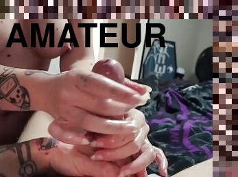 énorme, orgasme, amateur, ejaculation-sur-le-corps, branlette, couple, ejaculation, goth, tatouage