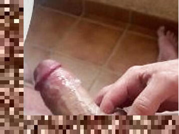 public, amateur, ejaculation-sur-le-corps, gay, branlette, pieds, point-de-vue, solo, hôtel, réalité