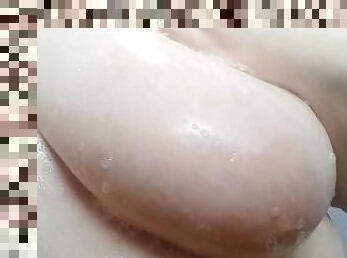 mandi, payu-dara-besar, amateur, remaja, perempuan-besar-and-gemuk, payu-dara, fetish, mandi-shower, solo, basah