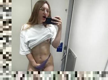 gros-nichons, lunettes, masturbation, mamelons, public, amateur, babes, branlette, naturel, toilette