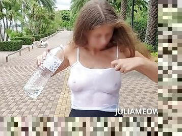 Flashing nipples through t-shirt while jogging