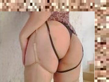 La novia me mi amigo me seduce con sus enorme Nalgotas