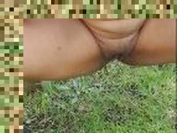 cul, baignade, gros-nichons, poilue, en-plein-air, pisser, public, chatte-pussy, amateur, milf